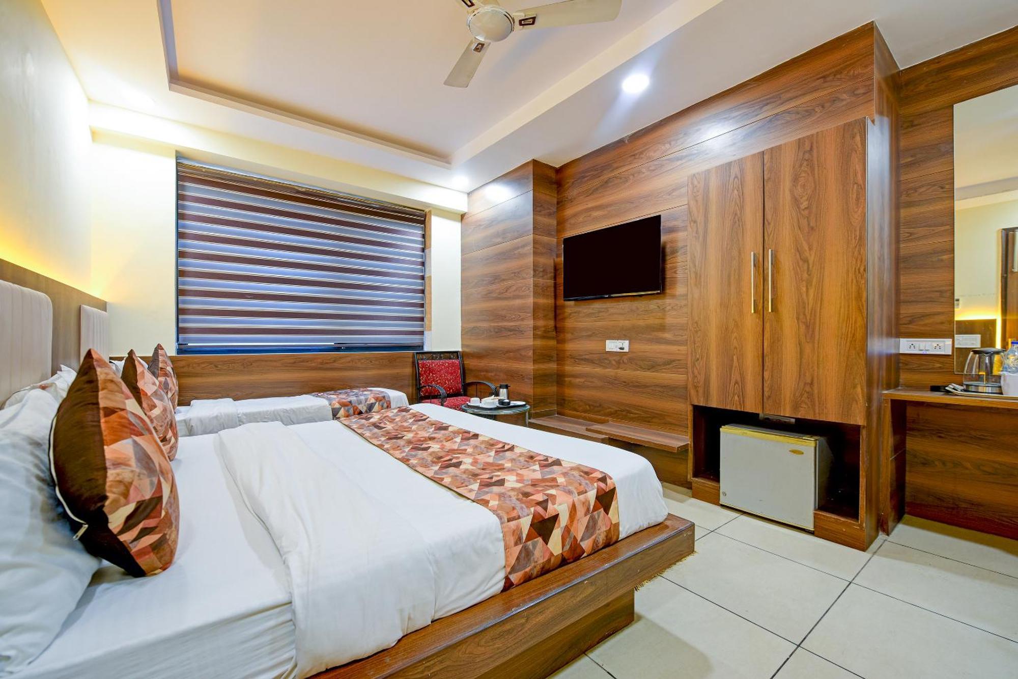 Hotel Le Grand - Walk-In From Rk Ashram Metro Station นิวเดลี ภายนอก รูปภาพ