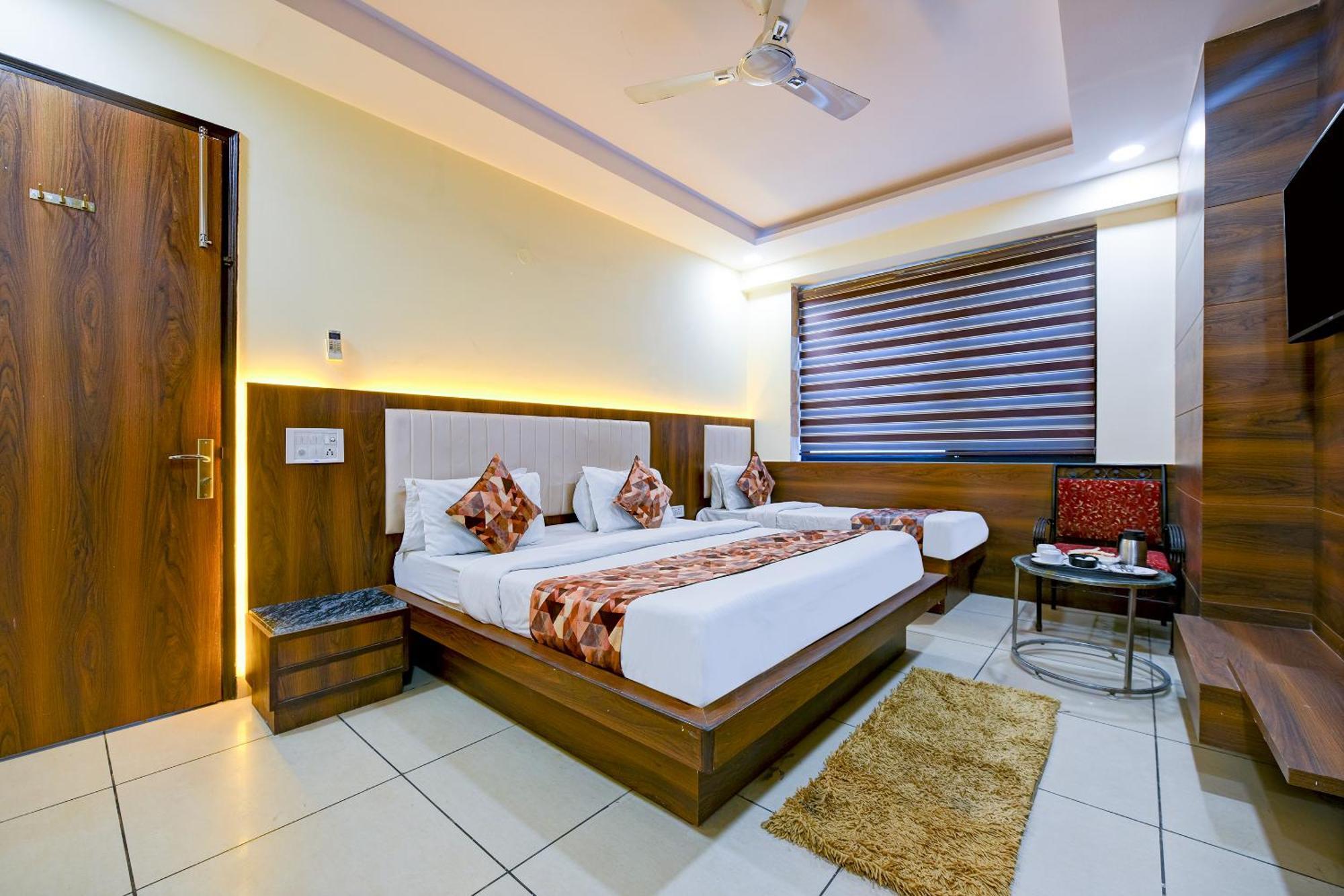 Hotel Le Grand - Walk-In From Rk Ashram Metro Station นิวเดลี ภายนอก รูปภาพ