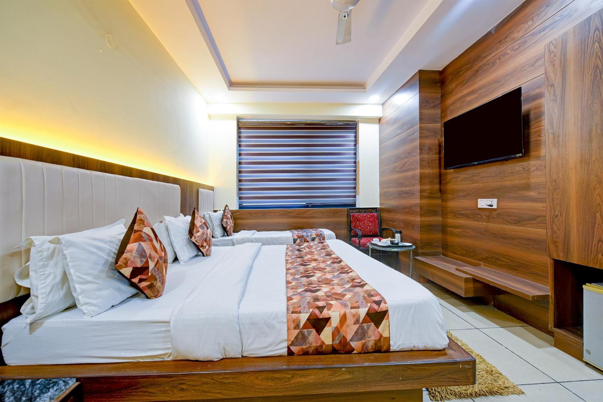 Hotel Le Grand - Walk-In From Rk Ashram Metro Station นิวเดลี ภายนอก รูปภาพ